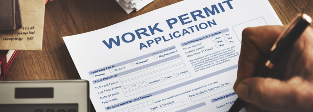 Chuẩn bị tài liệu và điền các mẫu đơn xin giấy phép lao động Canada