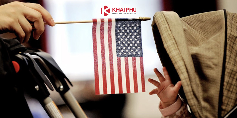 Ông Trump ký 2 sắc lệnh sinh con