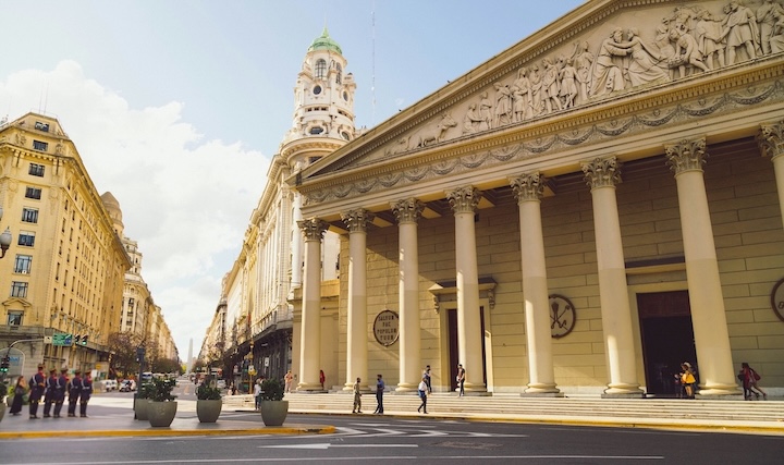 Dòng tiền đầu tư quốc tịch Argentina được kiểm soát qua hệ thống ngân hàng chính thức